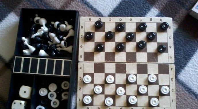Как научить ребенка играть в шашки с нуля в игровой форме