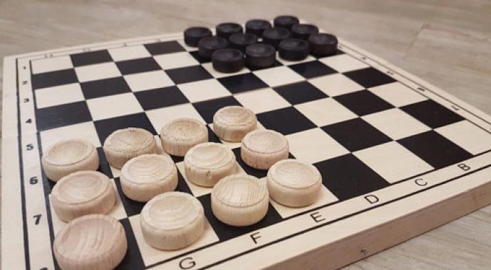 Правила игры в уголки на шахматной доске